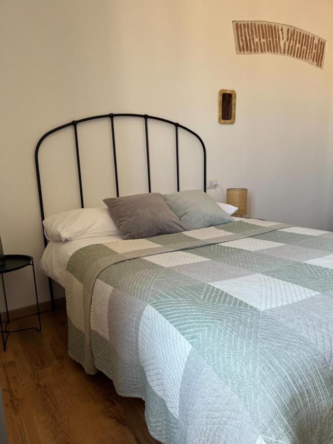 Is Scabas Guestrooms Solarussa Exterior foto