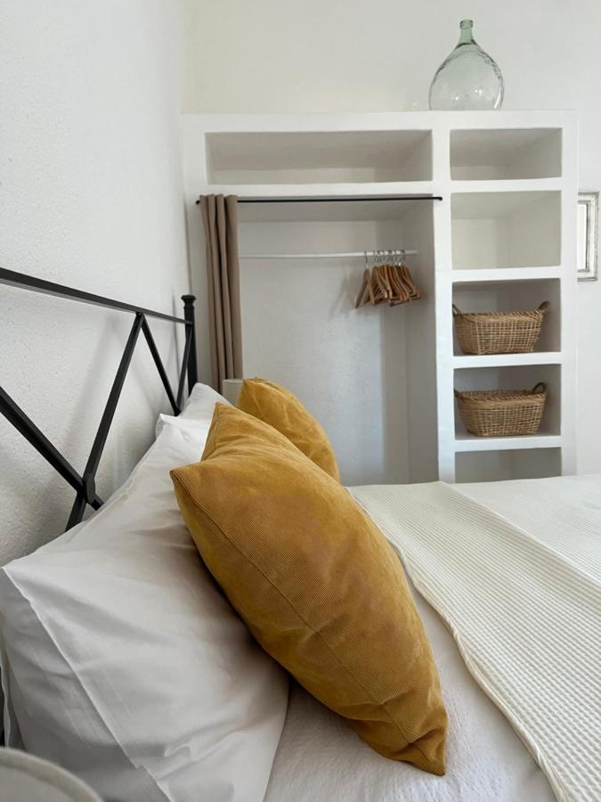 Is Scabas Guestrooms Solarussa Exterior foto